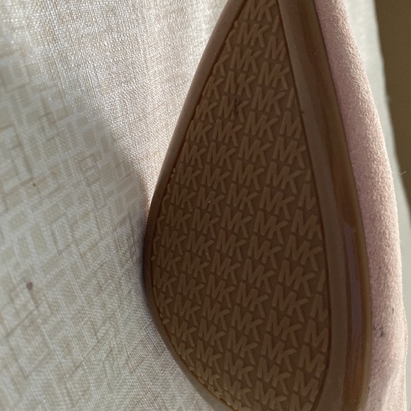 Michael kors heels brand new! Never worn - Picture 3 of 4